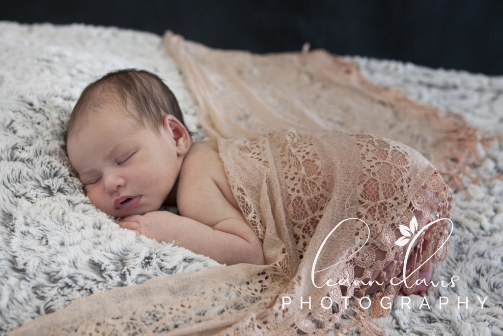 newborn baby photographer in Lincoln, ne