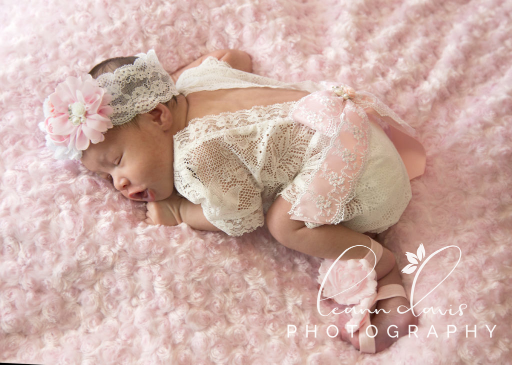 newborn baby photographer in Lincoln, ne